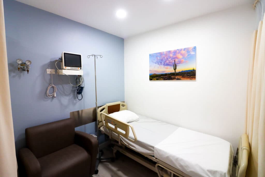 Dra. Erika Luzuriaga thumbnail 4